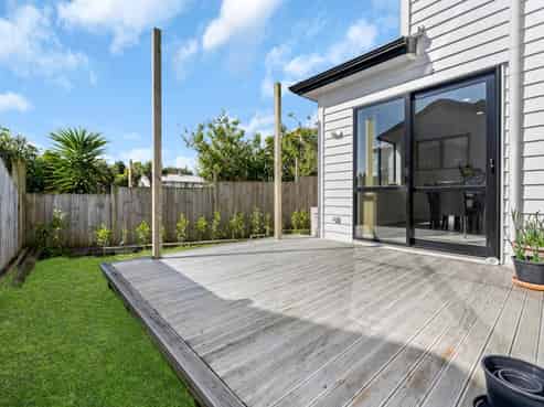 24A  Tui Crescent, Manurewa
