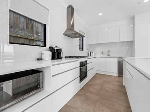 24A  Tui Crescent, Manurewa