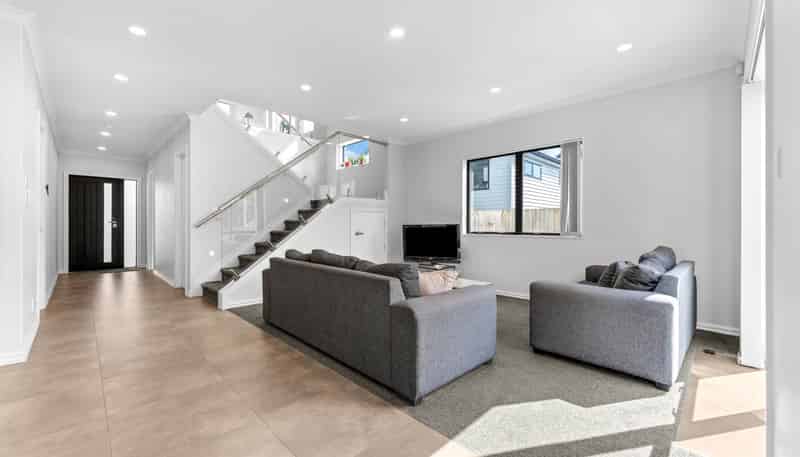 24A  Tui Crescent, Manurewa