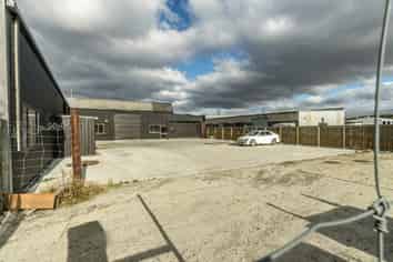Workshop to lease