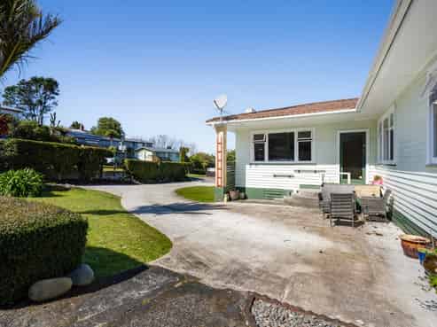 99 Clawton Street, Westown