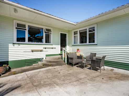 99 Clawton Street, Westown