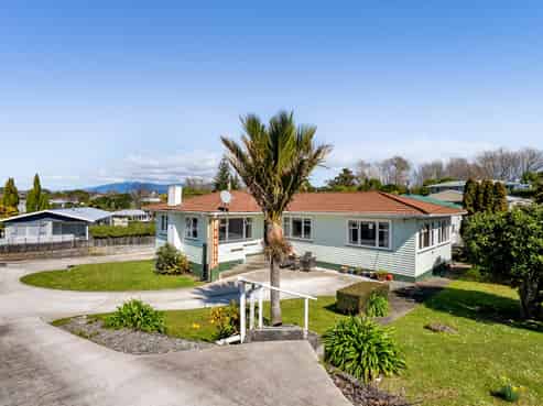 99 Clawton Street, Westown