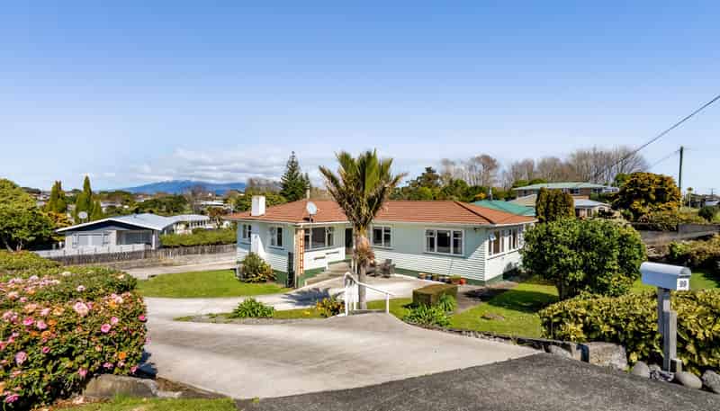 99 Clawton Street, Westown