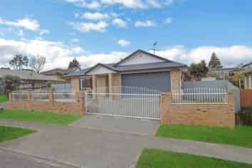 26 Glenveagh Park Drive, Weymouth