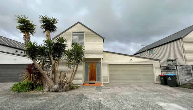 22F Mead Street, Avondale