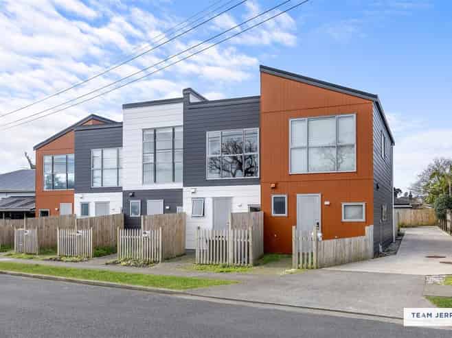 2/4 Ranier Street, Ellerslie