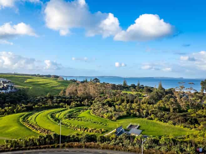 1090 Beach Road, Long Bay