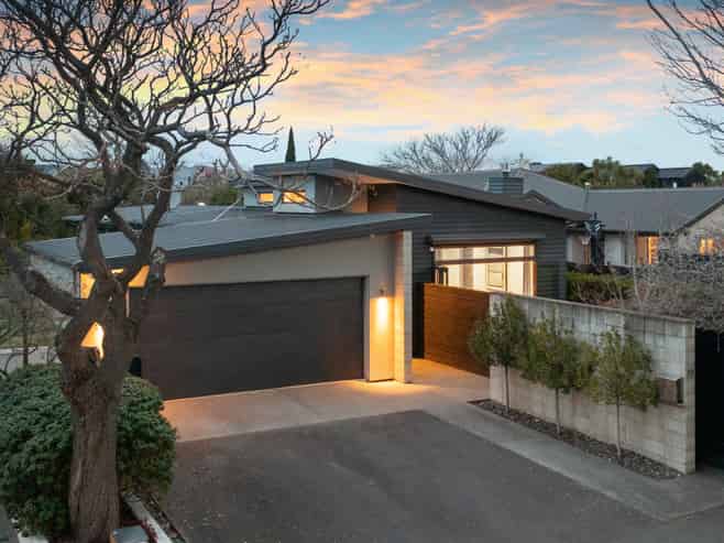 80 Tomes Road, Saint Albans