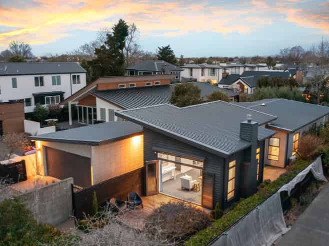 80 Tomes Road, Saint Albans