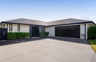 60 Magnolia Drive, Westown