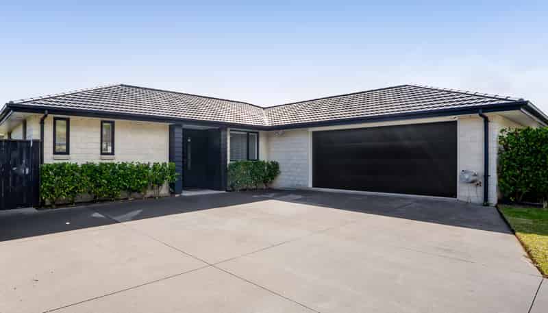 60 Magnolia Drive, Westown