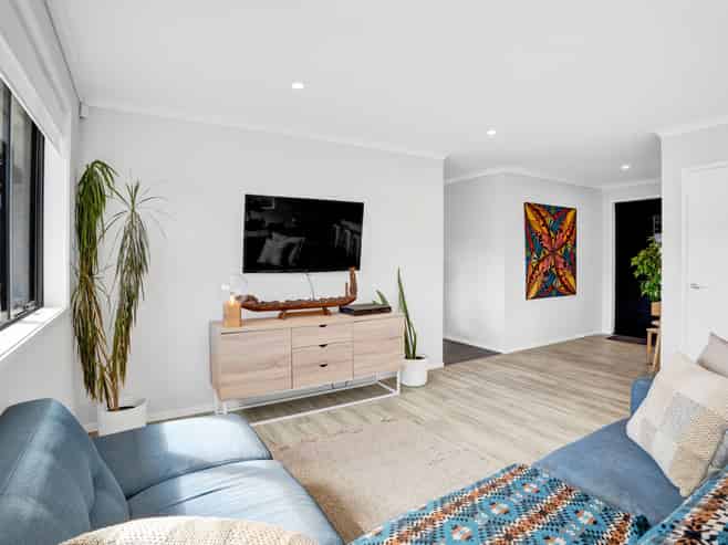60 Magnolia Drive, Westown