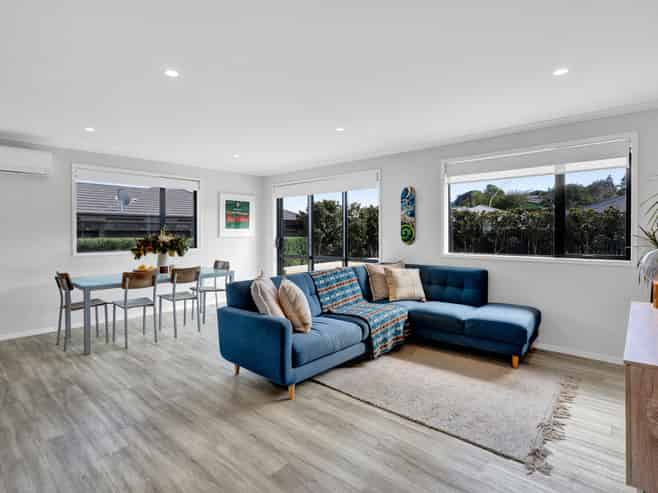 60 Magnolia Drive, Westown