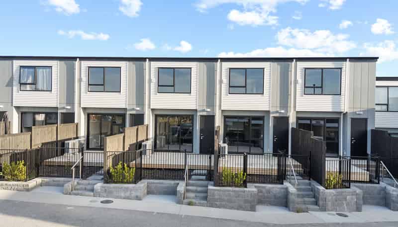 2/16 Clara Road, Silverdale