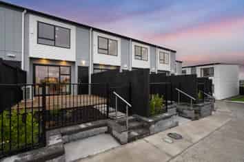 2/16 Clara Road, Silverdale