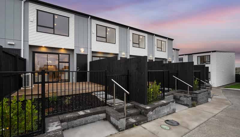 2/16 Clara Road, Silverdale
