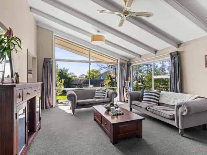 12A Tucker Lane, Clive