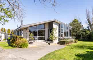 12A Tucker Lane, Clive