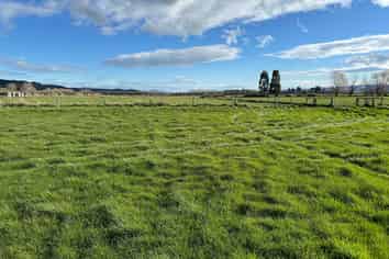 130 Bruce Road, Momona