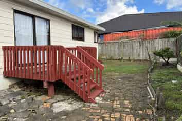 1/8 Penion Drive, Flat Bush