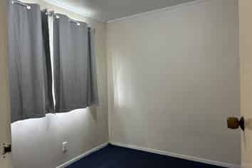 1/8 Penion Drive, Flat Bush