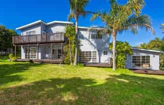 2.5 ACRE LIFESTYLE WITH ENDLESS POTENTIAL
