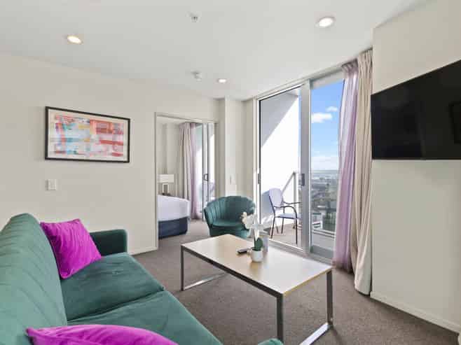 1102/17 Amersham Way, Manukau