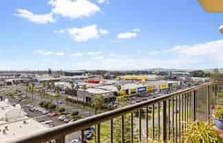 8A/18 Ronwood Avenue, Manukau