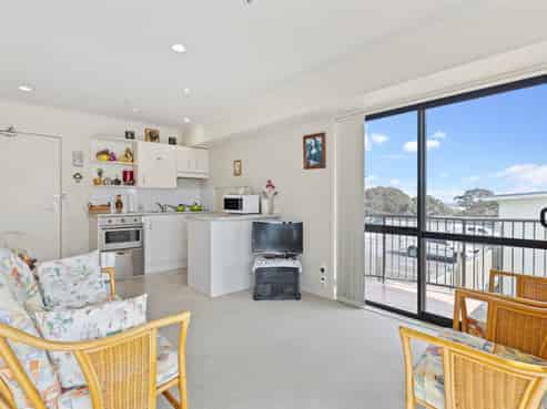 8A/18 Ronwood Avenue, Manukau