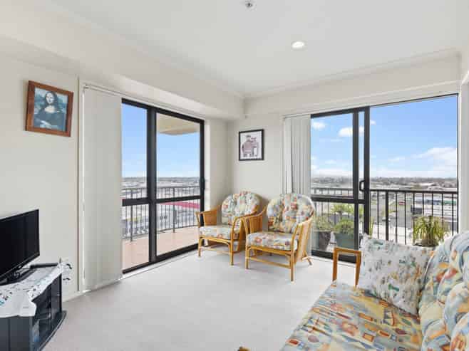 8A/18 Ronwood Avenue, Manukau