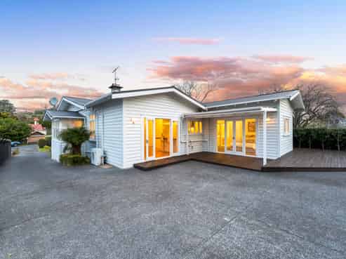 1 Crescent Road, Epsom