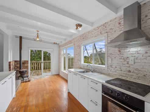 37 Makiri Street, Helensville