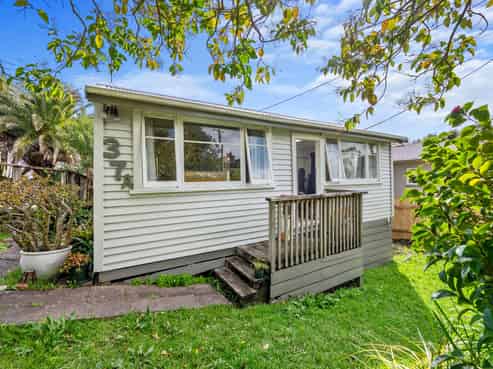 37 Makiri Street, Helensville