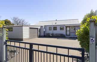 5 Kempton Place, Richmond Heights