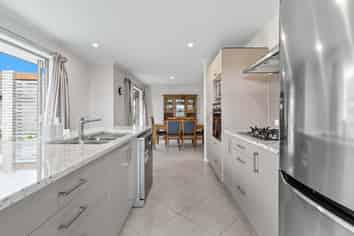 10 Lewknor Drive, Papamoa Beach
