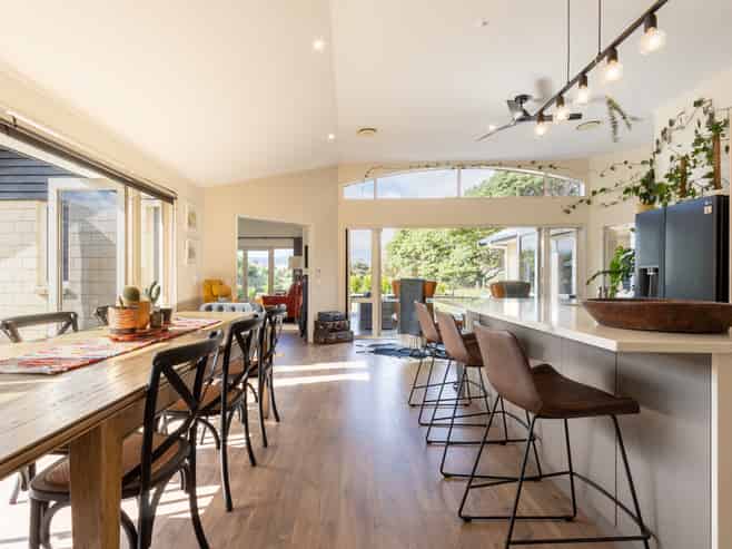 196 Tutere Street, Waikanae Beach