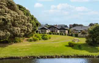 196 Tutere Street, Waikanae Beach