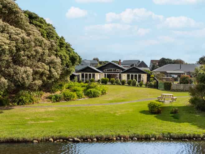196 Tutere Street, Waikanae Beach