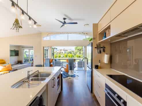 196 Tutere Street, Waikanae Beach