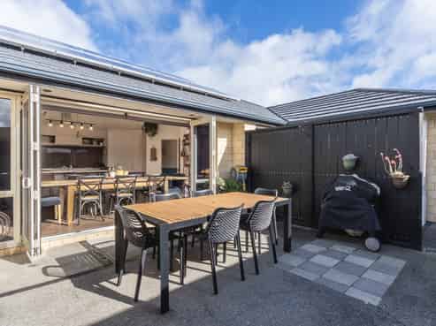 196 Tutere Street, Waikanae Beach