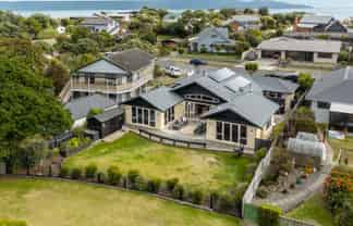 196 Tutere Street, Waikanae Beach