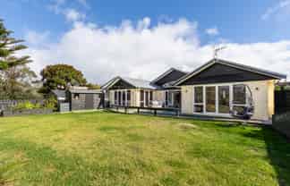 196 Tutere Street, Waikanae Beach