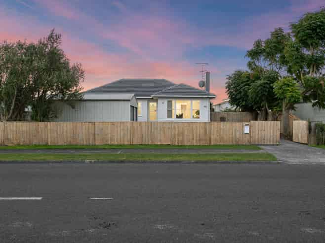 182 Old Wairoa Road, Papakura