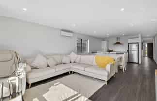 29 Jean Batten Lane, ROLLESTON