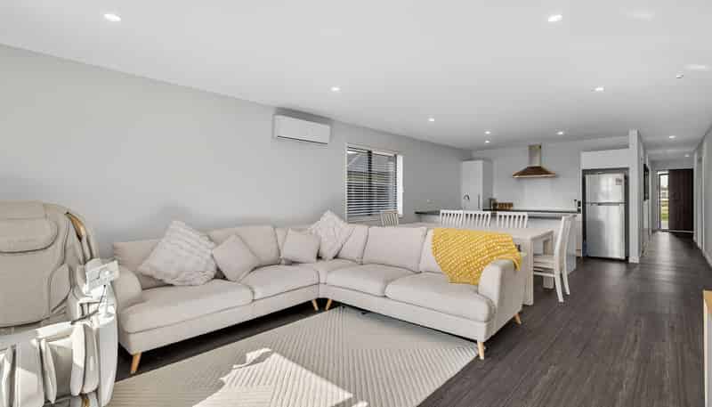 29 Jean Batten Lane, ROLLESTON