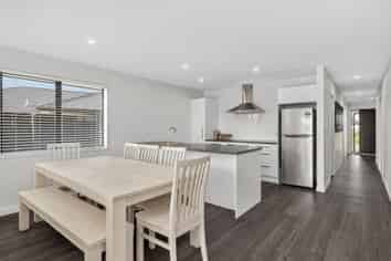 29 Jean Batten Lane, ROLLESTON