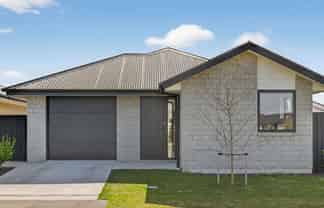 29 Jean Batten Lane, ROLLESTON