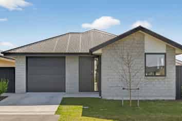 29 Jean Batten Lane, ROLLESTON