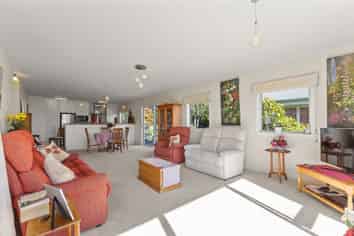 2/8 McCormacks Bay Road, Mount Pleasant